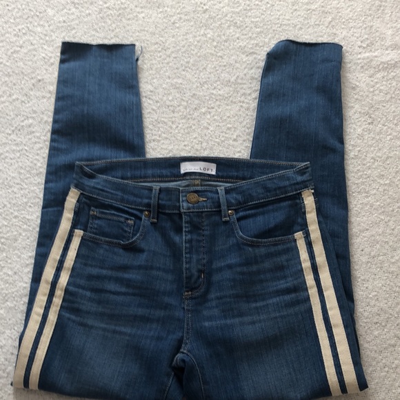 Loft Skinny Crop Size 6 - Picture 11 of 12